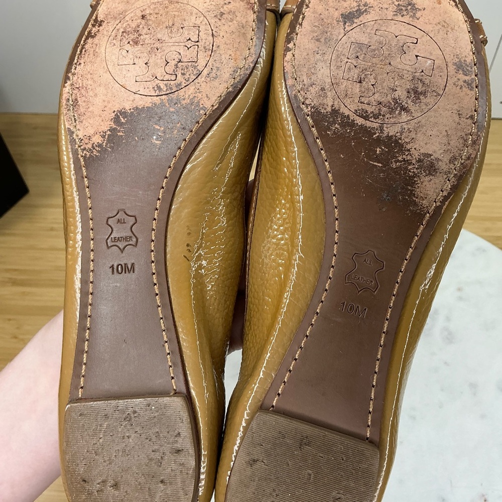 Tory Burch Size 10 Aaden Camel Flat - Picture 12 of 16